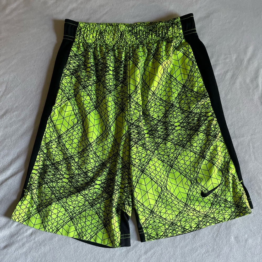 Nike dri fit boys medium yellow / black athletic shorts